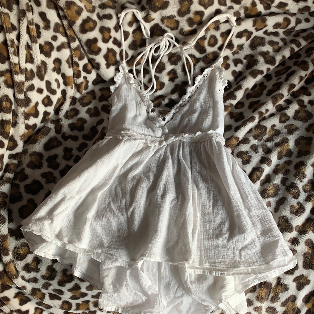 backless white top